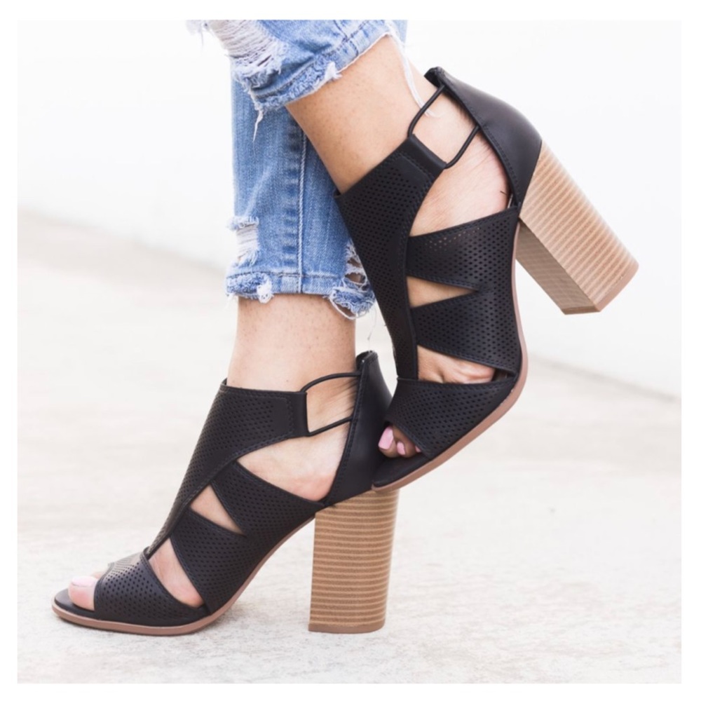 RESTOCKED 🖤 Black cutout peep toe heels - Picture 2 of 2
